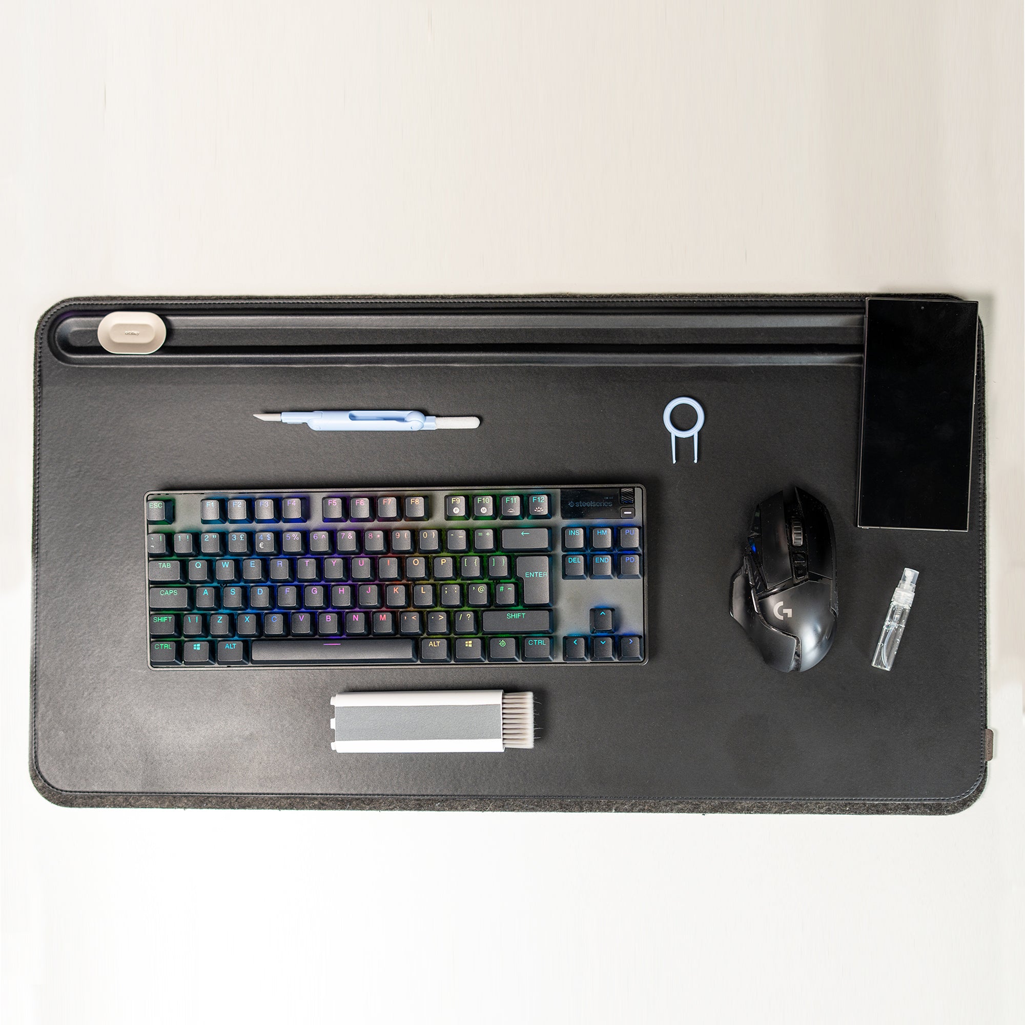 Multi Function kit. Keyboard, Phone screen, and Earbuds Cleaner.